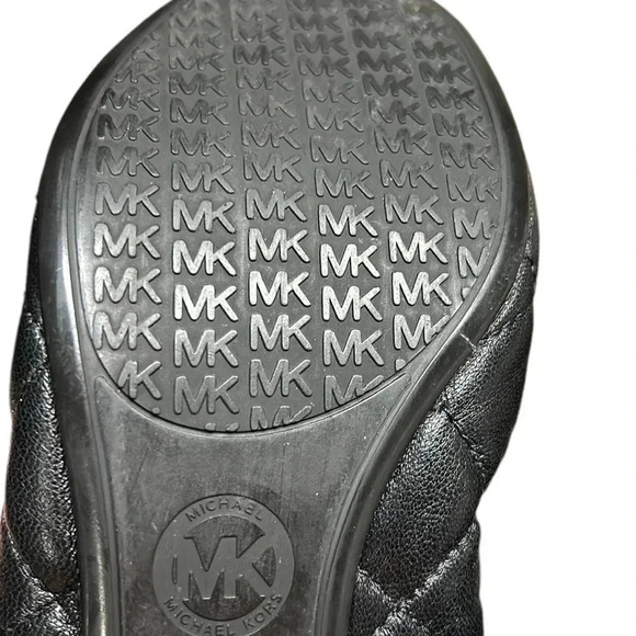 Micheal Kors  shoes,women sz 7, black ballet flats ,MK  metal logo ,quilt look - Picture 12 of 14